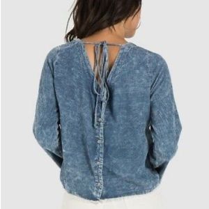 Anthropologie cloth & stone blue tie-dye corduroy back button belle sleeve top